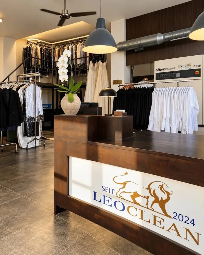 Empfangstresen und Textilien in der LeoClean Filiale Schöneberg